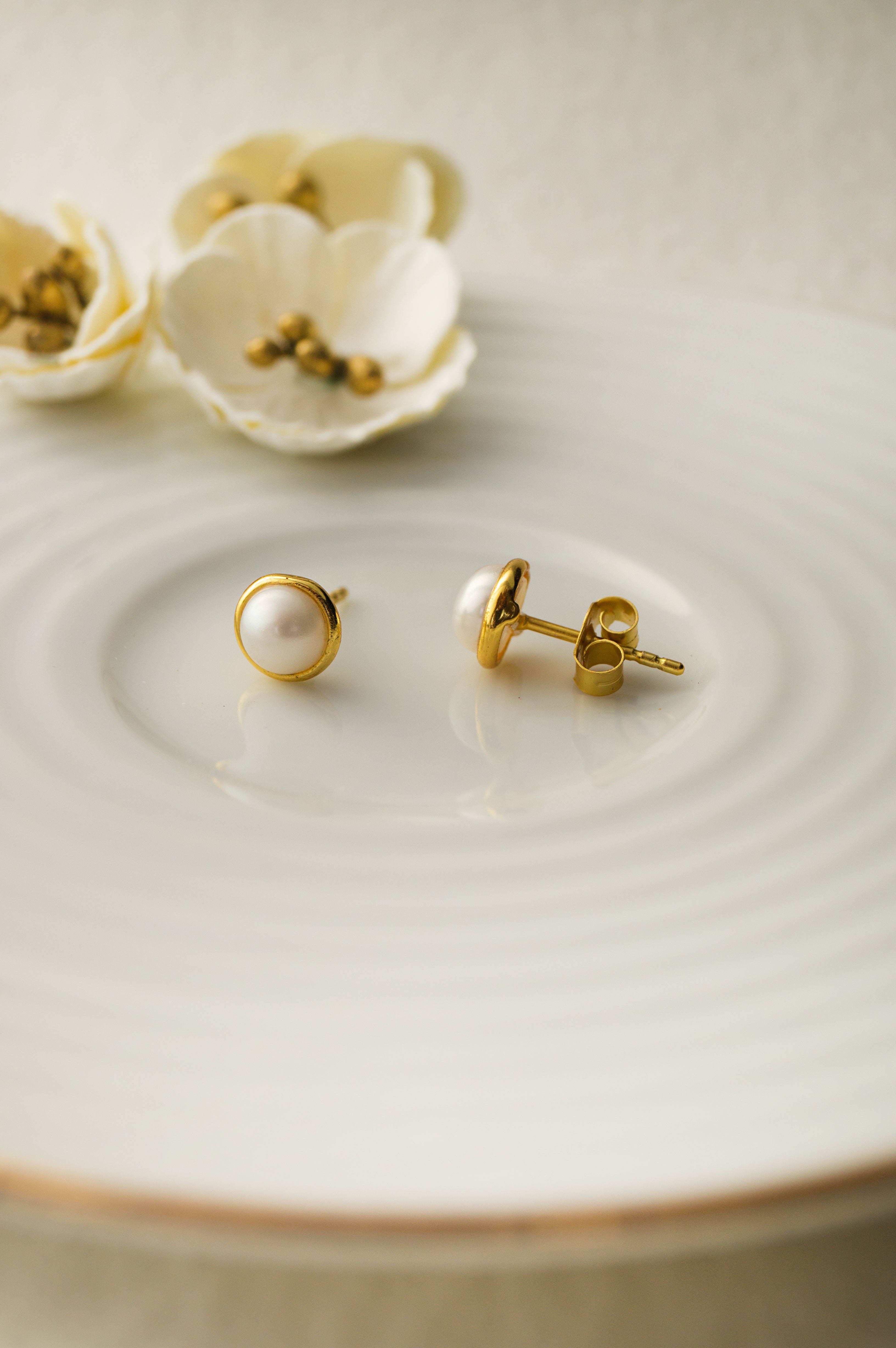 5mm Cultured Freshwater Pearl Stud Earrings in 10K Gold | Banter
